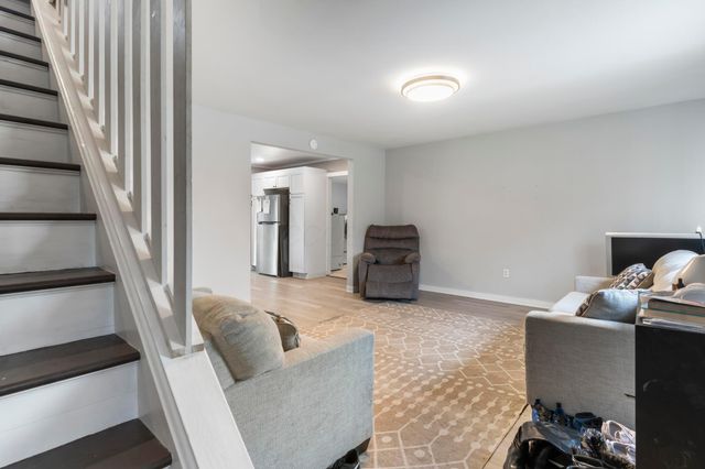 4649 Dundee Avenue, Columbus, OH 43227