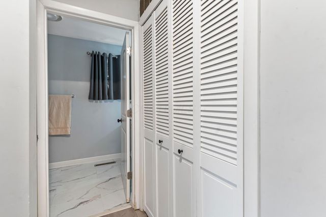 4649 Dundee Avenue, Columbus, OH 43227