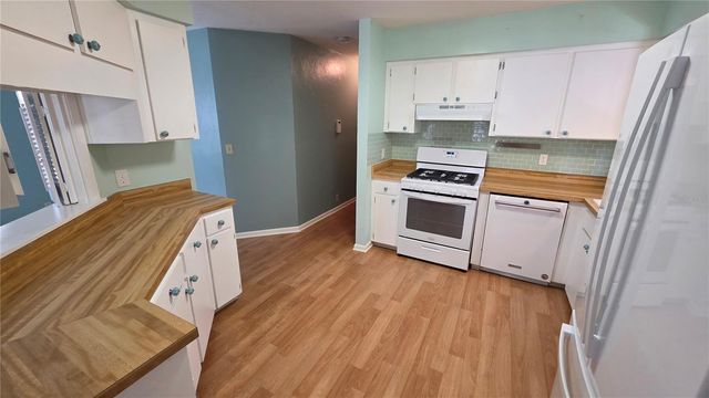 8496 NW 38TH TERRACE, Gainesville, FL 32653