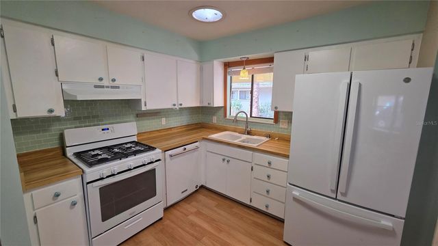 8496 NW 38TH TERRACE, Gainesville, FL 32653