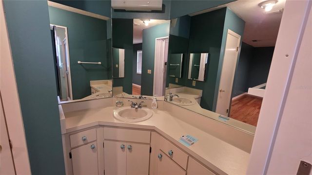 8496 NW 38TH TERRACE, Gainesville, FL 32653
