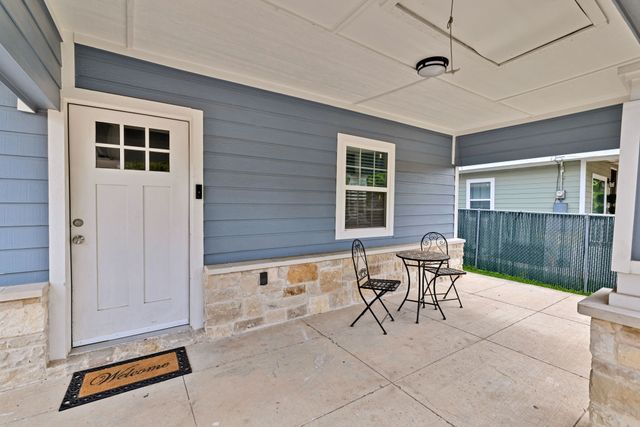 813 Brooks Avenue, Dallas, TX 75208