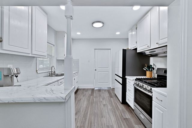 813 Brooks Avenue, Dallas, TX 75208