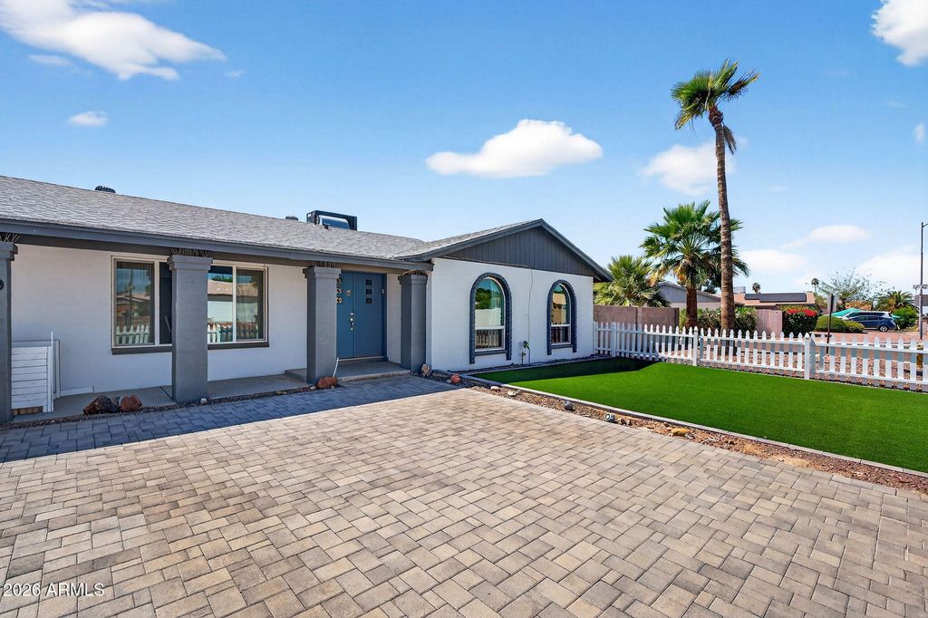 1019 W WESCOTT Drive, Phoenix, AZ 85027 — photo 2