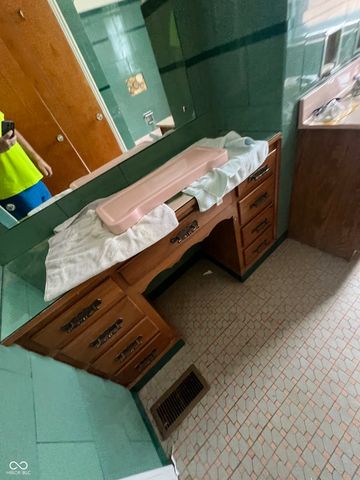 6075 Riverview Drive, Indianapolis, IN 46208