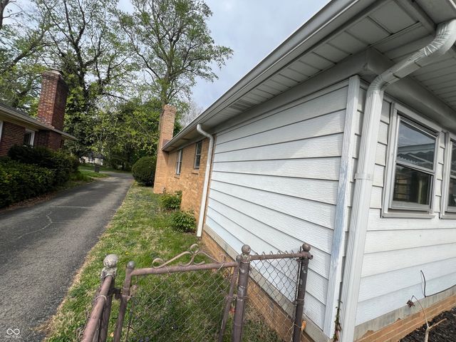 6075 Riverview Drive, Indianapolis, IN 46208