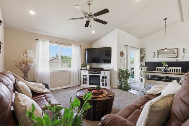 1027 S Virgil Ct, Spokane Valley, WA 99016