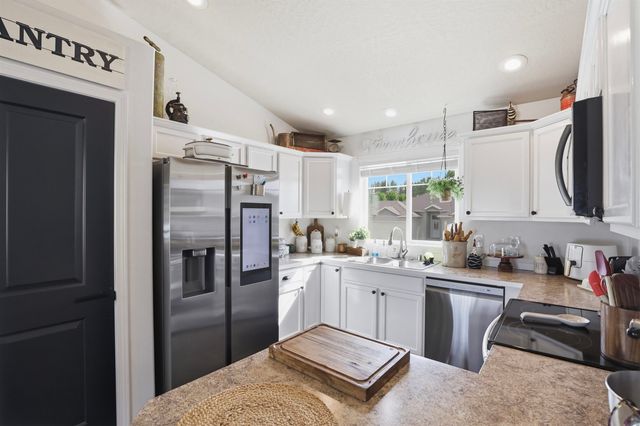 1027 S Virgil Ct, Spokane Valley, WA 99016