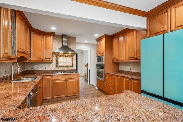 28 Brookside Pl, Livingston Twp., NJ 07039