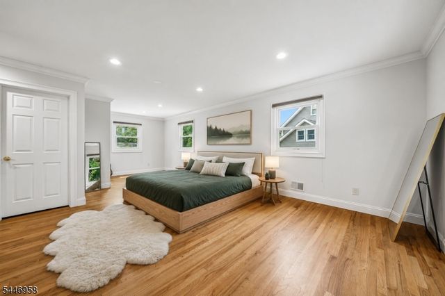 28 Brookside Pl, Livingston Twp., NJ 07039