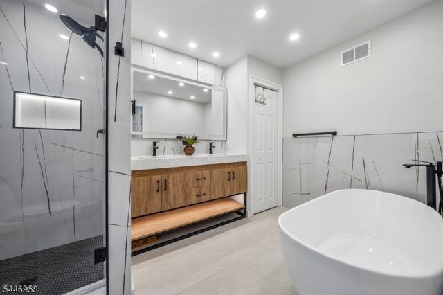 28 Brookside Pl, Livingston Twp., NJ 07039
