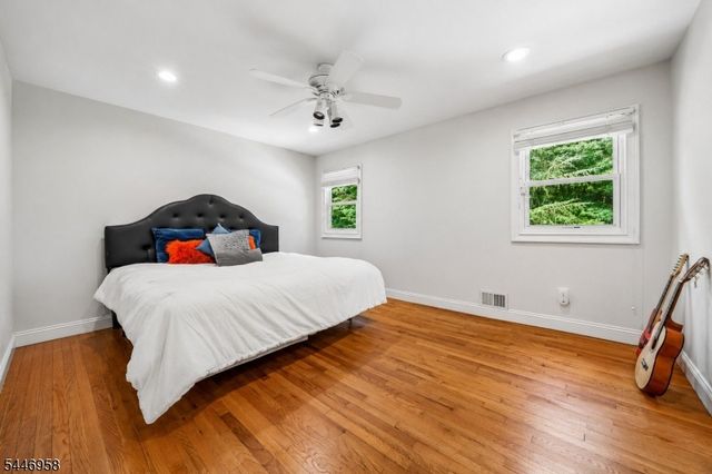 28 Brookside Pl, Livingston Twp., NJ 07039