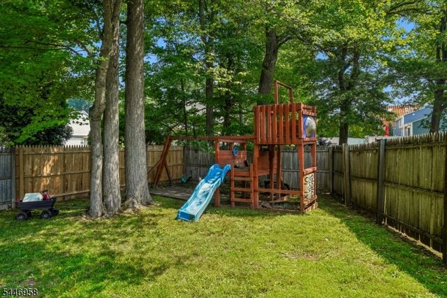 28 Brookside Pl, Livingston Twp., NJ 07039