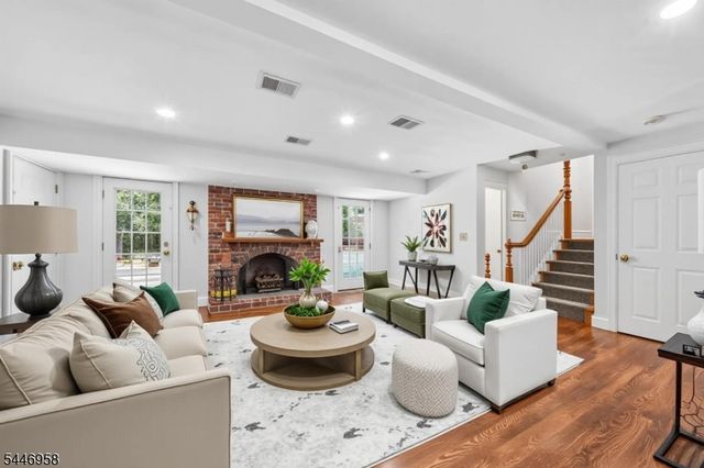 28 Brookside Pl, Livingston Twp., NJ 07039