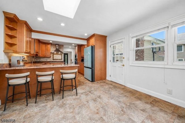 28 Brookside Pl, Livingston Twp., NJ 07039
