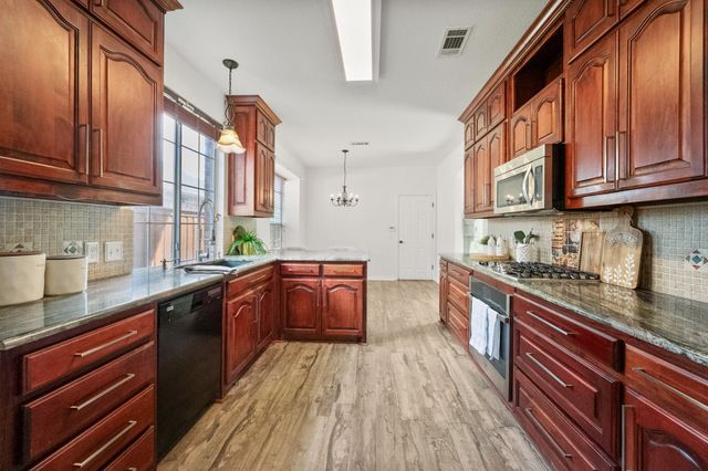 232 Touchdown Drive, Irving, TX 75063