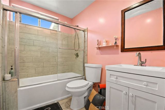1338 Oahu, West Covina, CA 91792