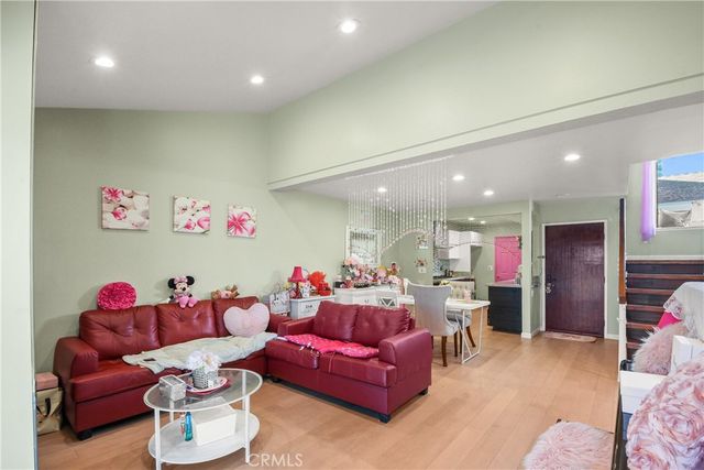 1338 Oahu, West Covina, CA 91792
