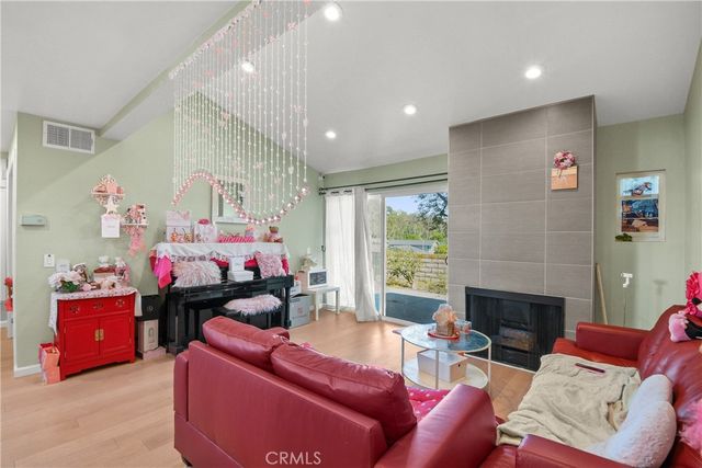 1338 Oahu, West Covina, CA 91792
