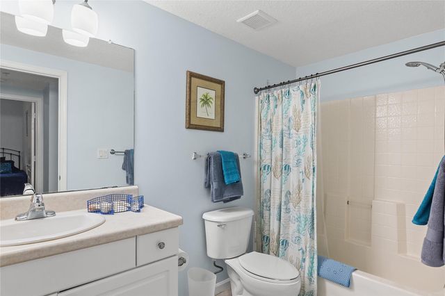 5095 Fairways Circle 102, Vero Beach, FL 32967
