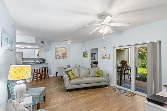 5095 Fairways Circle 102, Vero Beach, FL 32967