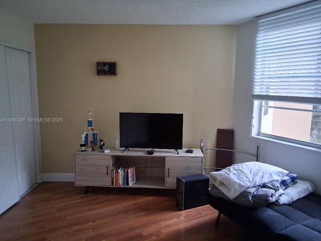 1400 St Charles Place 201, Pembroke Pines, FL 33026