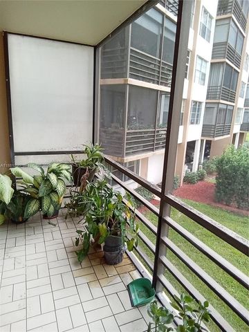 1400 St Charles Place 201, Pembroke Pines, FL 33026