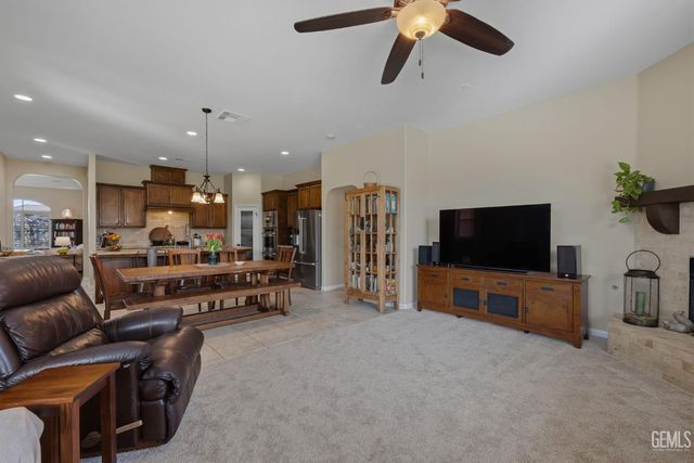 16349 Coastal Court, Bakersfield, CA 93314
