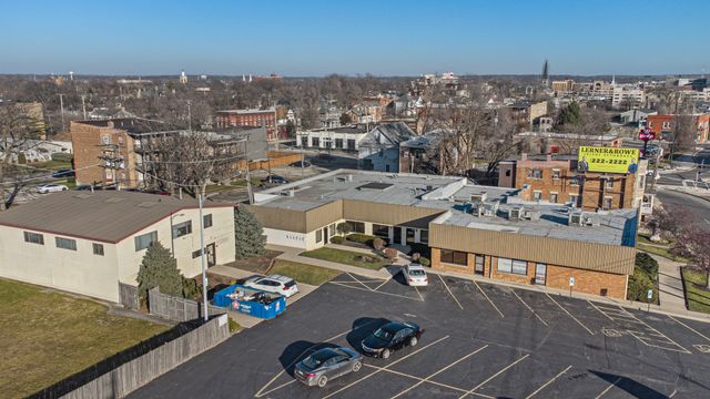 407 W Jefferson Street E, Joliet, IL 60435