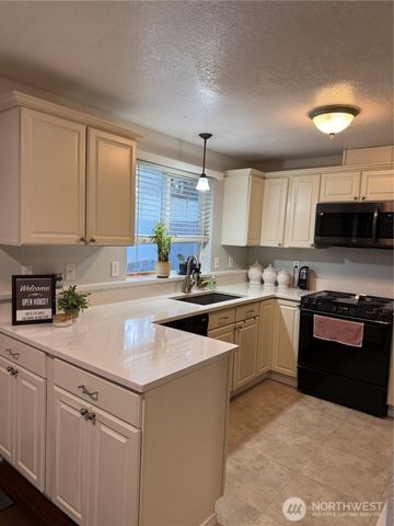 5726 99th Street Ct E, Puyallup, WA 98373