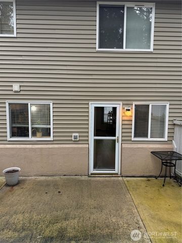 5726 99th Street Ct E, Puyallup, WA 98373