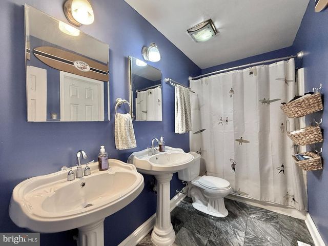 64 WOODWAY DR, West Deptford, NJ 08066