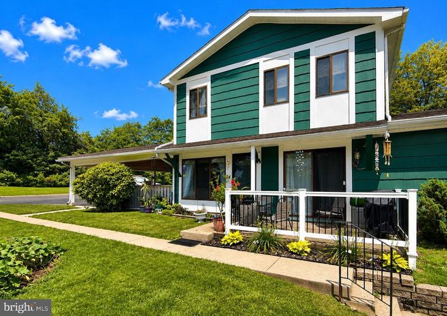 64 WOODWAY DR, West Deptford, NJ 08066