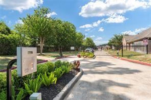 10526 Willow Park View, Houston, TX 77070