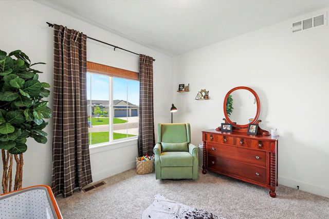 3401 S Linden Ct, Wichita, KS 67210