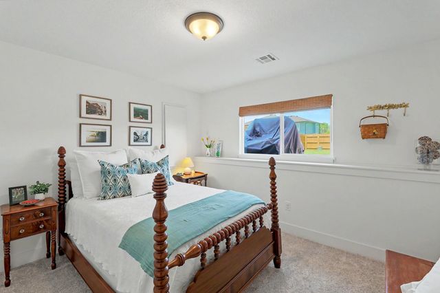 3401 S Linden Ct, Wichita, KS 67210