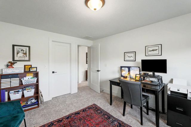 3401 S Linden Ct, Wichita, KS 67210