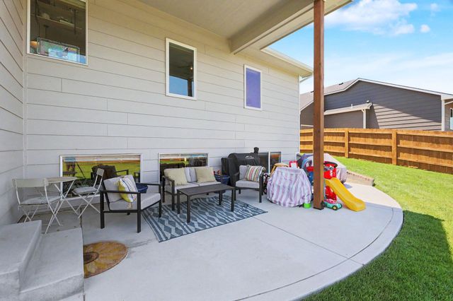 3401 S Linden Ct, Wichita, KS 67210