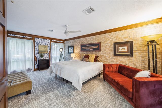 1717 S Columbia Drive, West Columbia, TX 77486