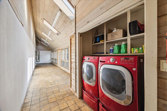 1717 S Columbia Drive, West Columbia, TX 77486