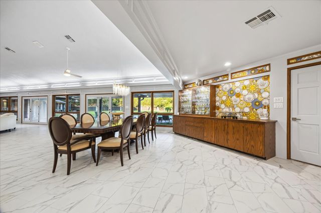 1717 S Columbia Drive, West Columbia, TX 77486