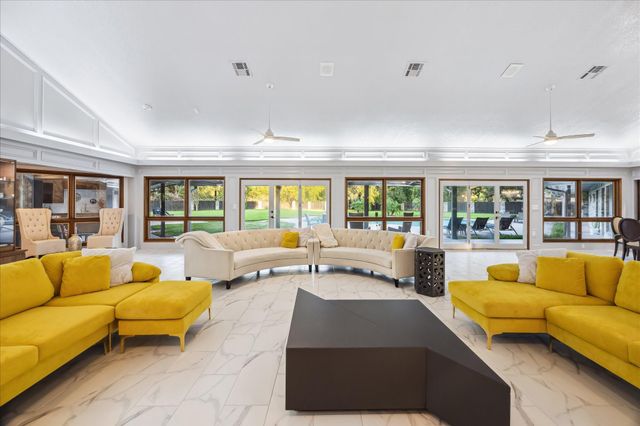 1717 S Columbia Drive, West Columbia, TX 77486