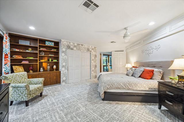 1717 S Columbia Drive, West Columbia, TX 77486