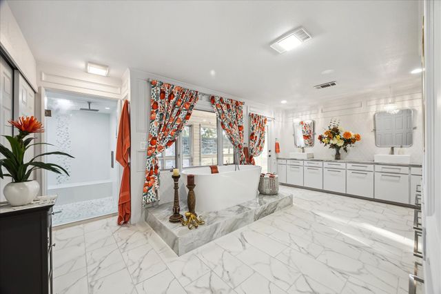 1717 S Columbia Drive, West Columbia, TX 77486