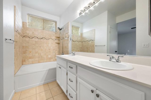 2526 River Cove Dr, Riverbank, CA 95367