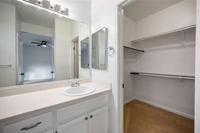 2526 River Cove Dr, Riverbank, CA 95367