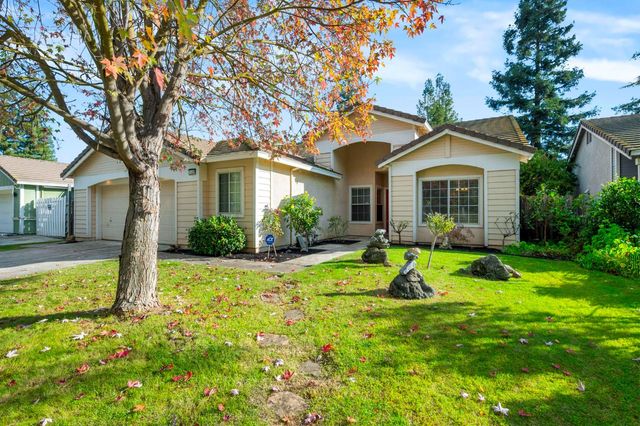 2526 River Cove Dr, Riverbank, CA 95367