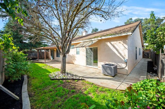 2526 River Cove Dr, Riverbank, CA 95367