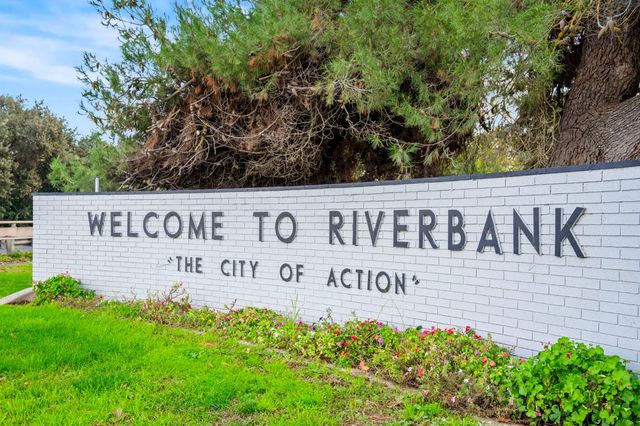 2526 River Cove Dr, Riverbank, CA 95367