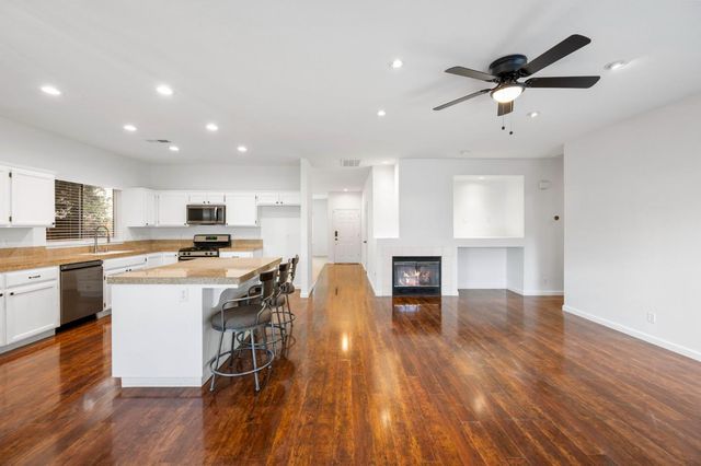 2526 River Cove Dr, Riverbank, CA 95367